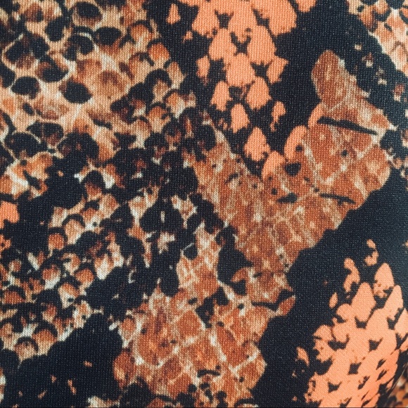 NWT Boohoo Snake Print Scuba Midi Skirt SZ 20 - Picture 5 of 6